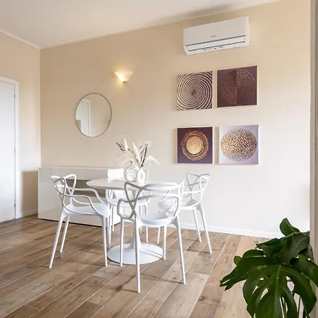 Novolino With Balcony Apartment